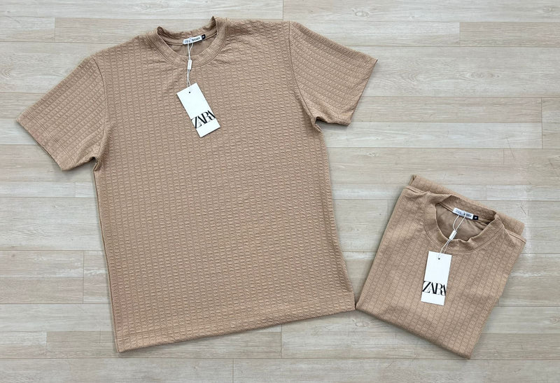 Camiseta Modelo ZARA - Malha Bubble