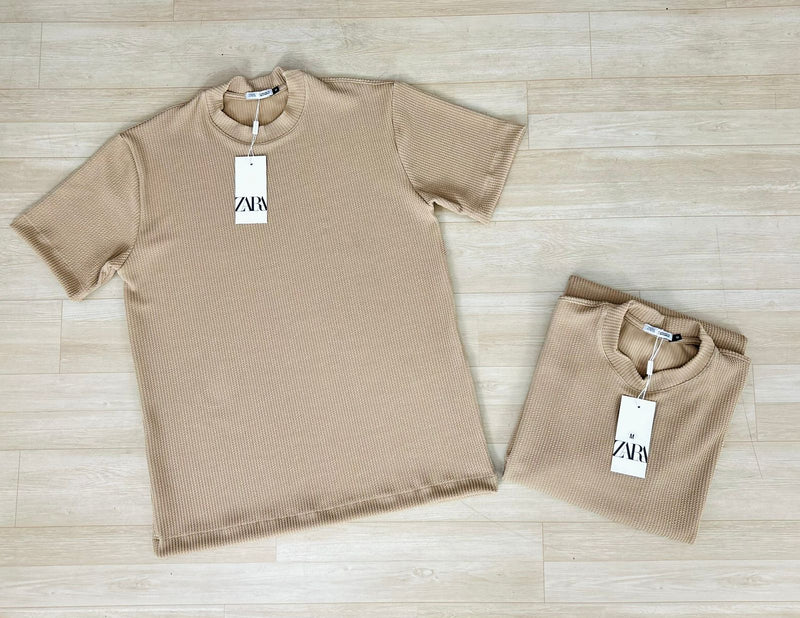 Camiseta Modelo ZARA canelada 3.0