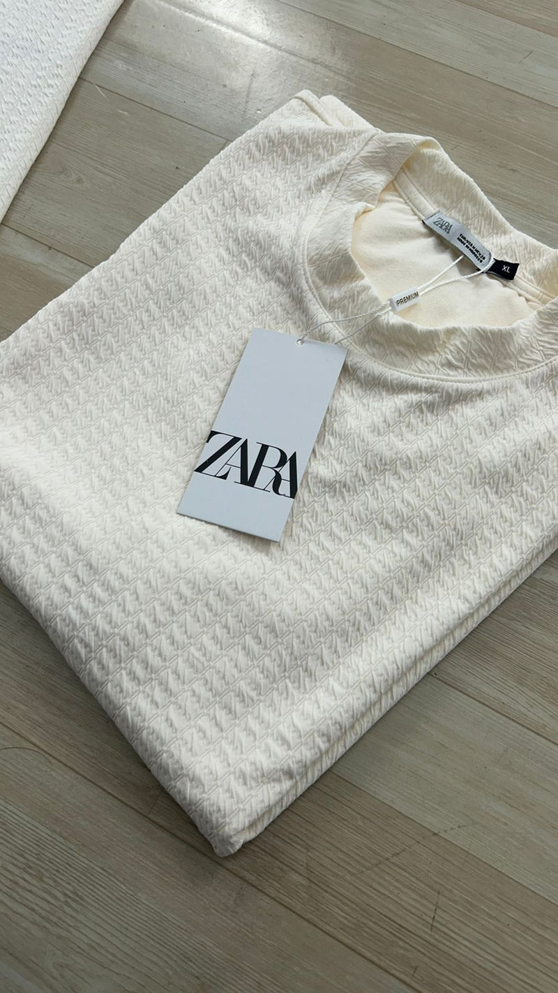 Camiseta Modelo ZARA - Malha Bubble